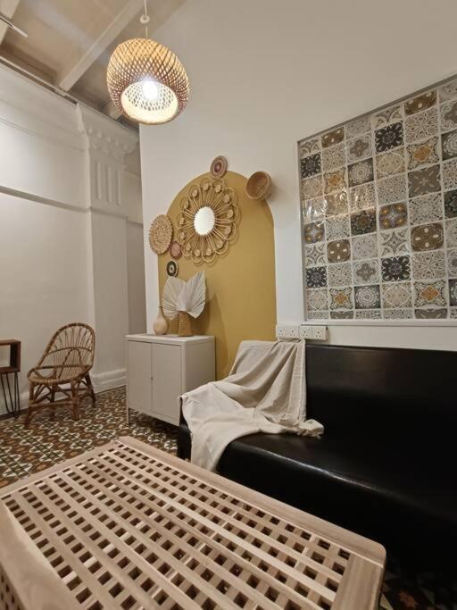 Unesco Bohemian Style Heritage House At 5br 14 Pax George Town