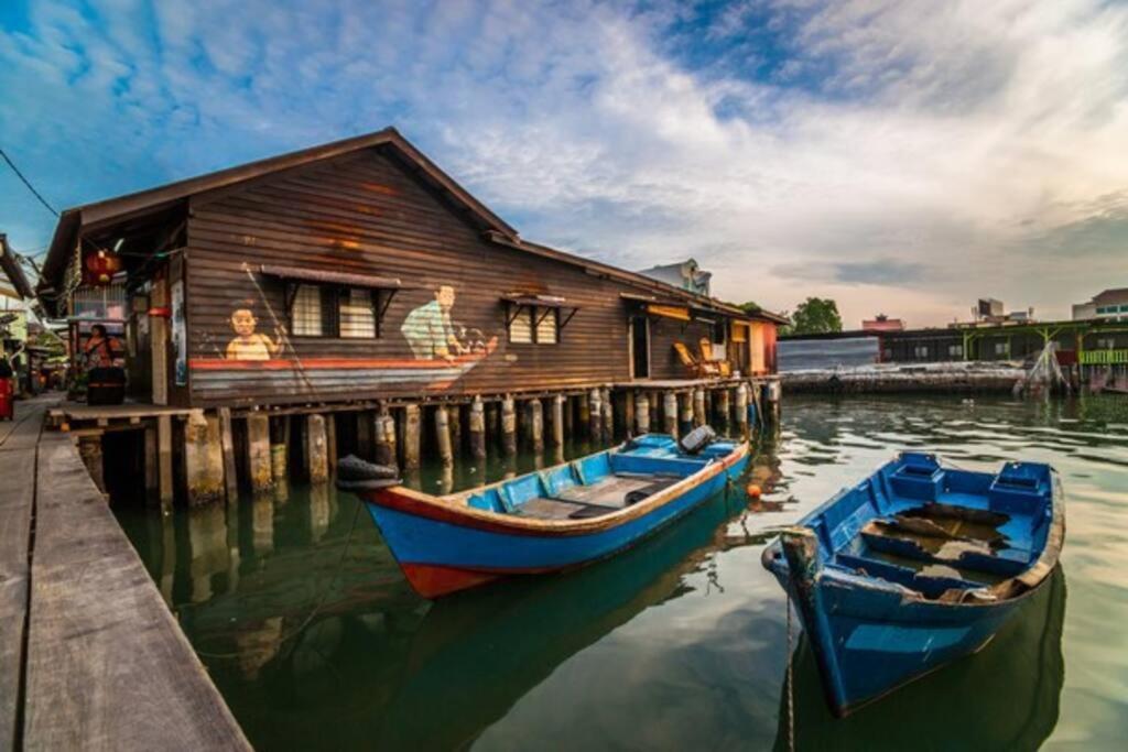 Unesco Bohemian Style Heritage House At 5br 14 Pax George Town